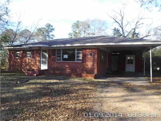 102 Fairview St, Hazlehurst, MS 39083