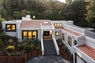 12195 Altamont Ct, Los Altos Hills, CA 94022