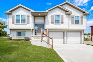 210 Elissa Dr, Raymore, MO 64083