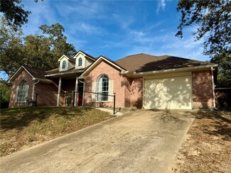 163 Hickory Ridge Rd, Hilltop Lakes, TX 77871