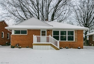 1660 Dennis Dr, Wickliffe, OH 44092
