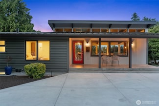 16506 34th Ave NE, Lake Forest Park, WA 98155