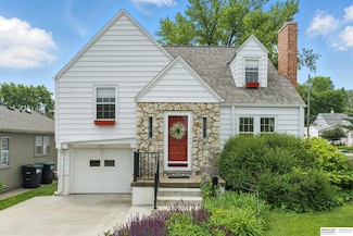 6131 Pacific St, Omaha, NE 68106