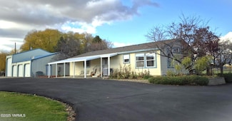 2490 Thompson Rd, Cowiche, WA 98923