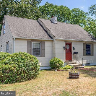 301 Greenwich Ave, Paulsboro, NJ 08066
