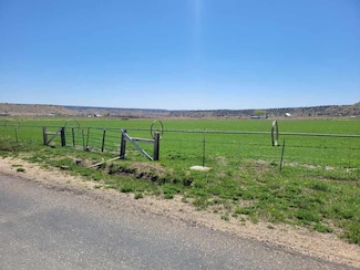 435 N Meadow Ln, Tropic, UT 84776