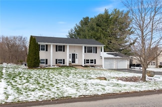 707 Whitney Rd, Ontario, NY 14519