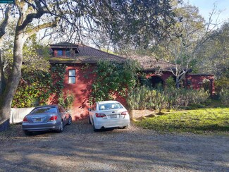858 Acalanes Rd, Lafayette, CA 94549