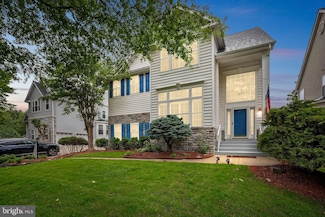 25423 Planting Field Dr, Chantilly, VA 20152