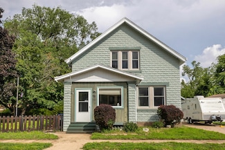 1114 Garfield Ave, Dubuque, IA 52001