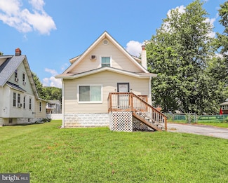 2 Wistar St, Claymont, DE 19703