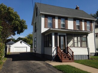 422 S 4th St, Aurora, IL 60505