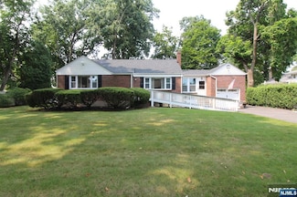 12 Cherokee St, Dumont, NJ 07628