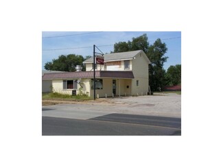 1309 E 9th St, Trenton, MO 64683