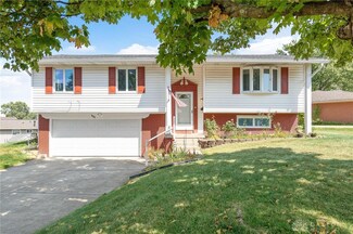906 Blanche Dr, Dayton, OH 45449