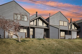 8881 W Yale Ave, Lakewood, CO 80227