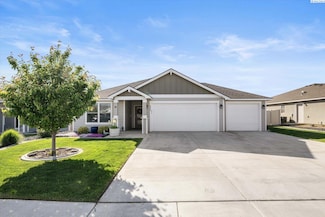 4322 Chilcotin Ln, Pasco, WA 99301