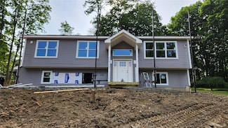 12 Hillside Dr, Mahopac, NY 10541