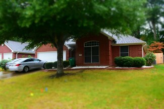 119 Settlers Ct, Palestine, TX 75801