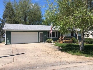 2203 S 3rd St, Clear Lake, IA 50428