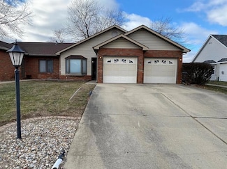 10 Old Orchard Ln, Glen Carbon, IL 62034
