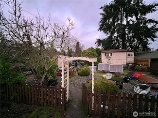 2530 NE Helm St, Bremerton, WA 98310