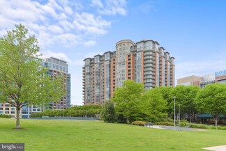 8220 Crestwood Heights Dr Unit 704, McLean, VA 22102
