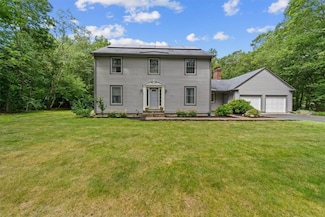 26 Fox Ridge Dr, Wyoming, RI 02898
