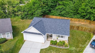6808 Squirrels Foot Ct, Charlotte, NC 28217