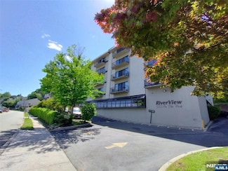 1150 River Rd Unit 3G, Edgewater, NJ 07020