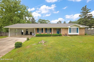 232 Pinehurst Cir, Hazlehurst, MS 39083