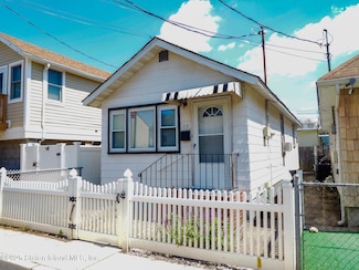 27 Center Place, Staten Island, NY 10306