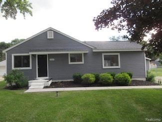 5364 Drayton Rd, Clarkston, MI 48346