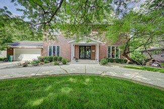 8809 Crestwood Ave, Munster, IN 46321