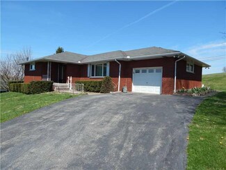 15 Somerset Ave, Bentleyville, PA 15314