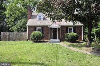 3925 13th St S, Arlington, VA 22204