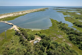 64 Dike Bridge Rd, Edgartown, MA 02539