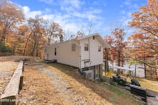 1013 Wilderness Rd, Mammoth Cave, KY 42259