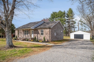 136 E School Dr, Rock Island, TN 38581