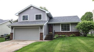 4624 Palm Ave, Des Moines, IA 50310