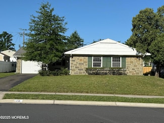 19 Courtland Ln, Matawan, NJ 07747