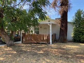 2640 Pine St, Selma, CA 93662