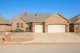 11905 SW 17th St, Yukon, OK 73099