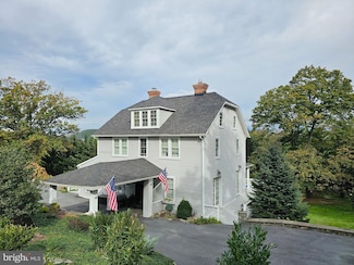14946 Charmian Rd, Blue Ridge Summit, PA 17214