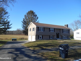 31 Eric Dr, Pittsfield, MA 01201