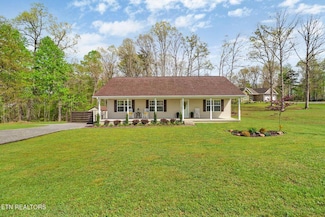 789 Clear Creek Pkwy, Clarkrange, TN 38553