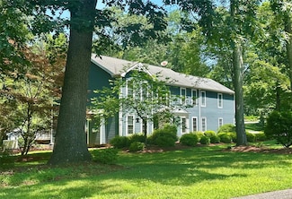 31 Farm Lake Ct, Carmel, NY 10512