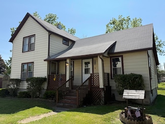 604 S Maple St, Kouts, IN 46347