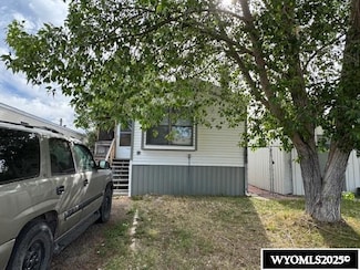 53 E Hillcrest Dr, Diamondville, WY 83116