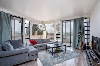 2525 E 19th St Unit 12, Signal Hill, CA 90755